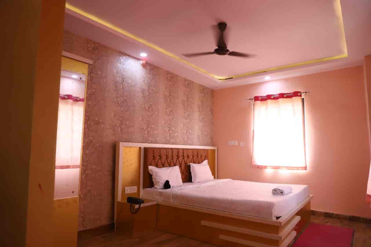 Hotel Myra International Deluxe Room Interior
